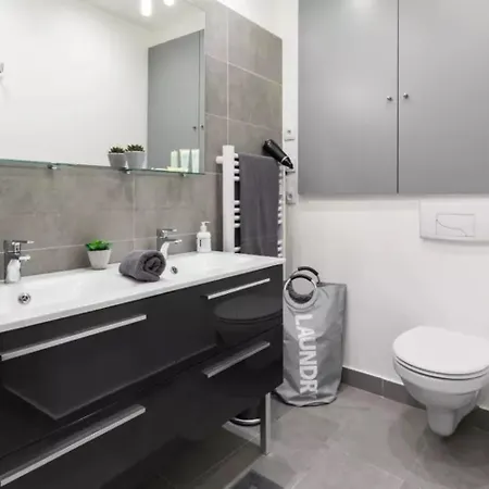 Authentique 2 Piece Dans Le Vieux-nice Apartament Nicea